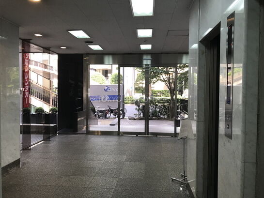 エントランスホール