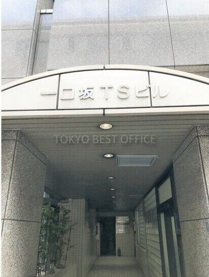 ビルエントランス②