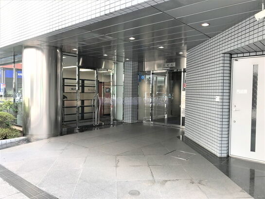 ビルエントランス①