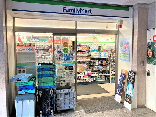 2階のコンビニエンスストア