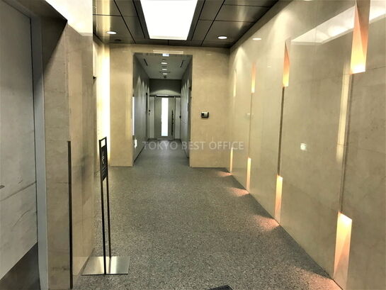 エントランスホール①