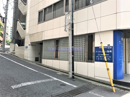 ビルエントランス①