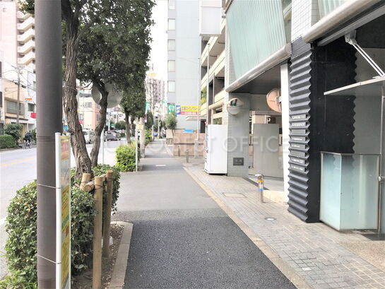 ビル周辺風景②