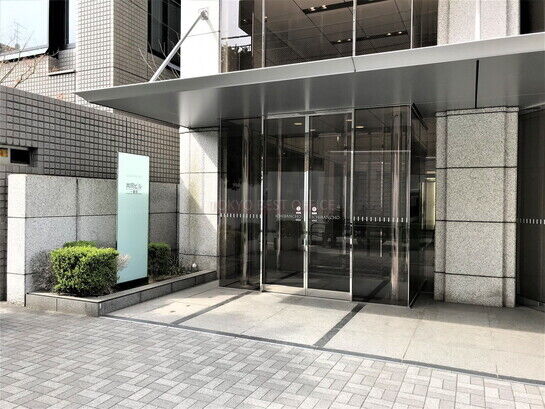 ビルエントランス