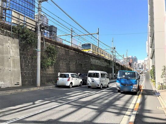 ビル周辺風景①