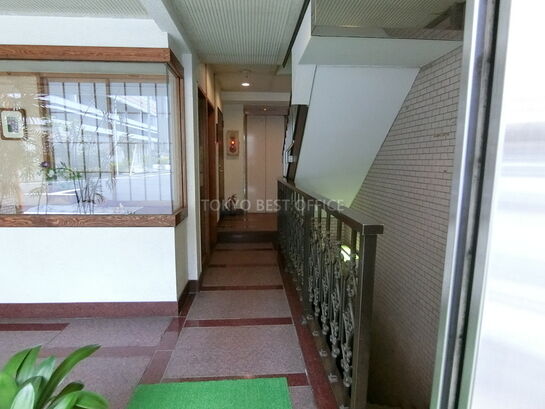 エントランスホール①