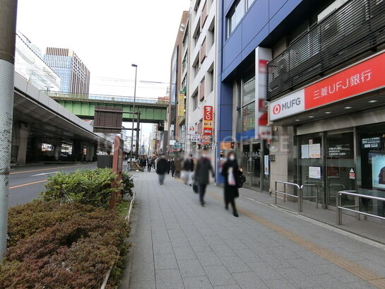 ビル周辺風景①