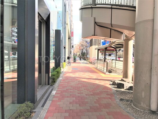 ビル周辺風景①