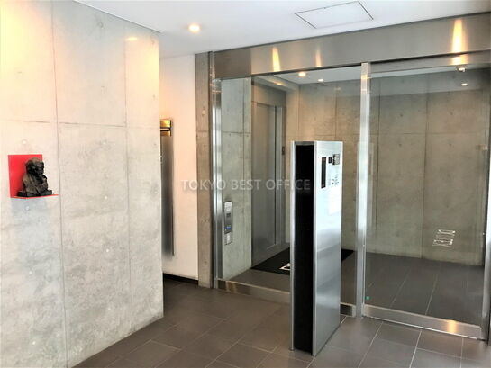 ビルエントランス②