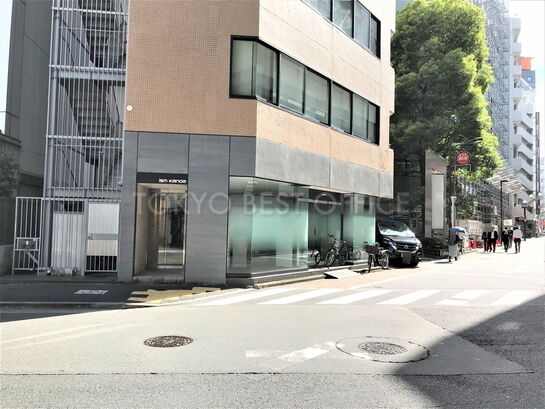 ビル周辺風景①