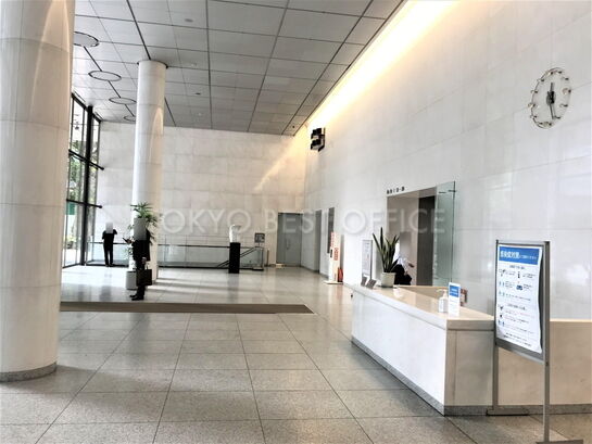 エントランスホール①