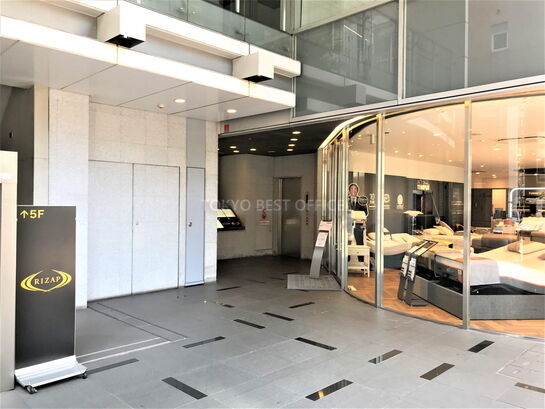 ビルエントランス①