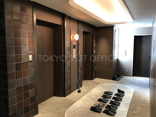 ８階エレベーターホール②