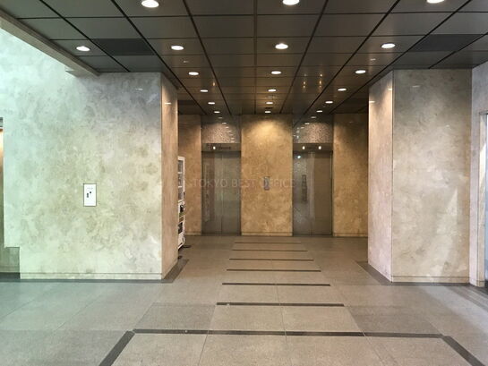 エントランスホール①