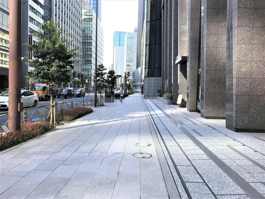 ビル周辺風景①