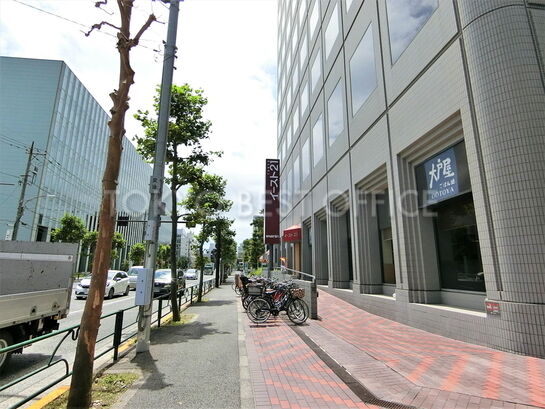 周辺風景(四ツ目通り沿い・東陽町駅方面)