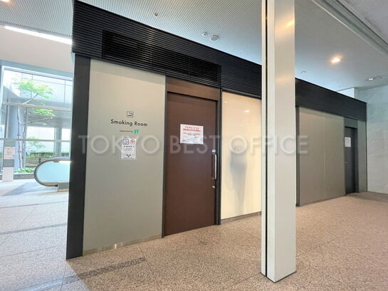 喫煙ブース(1階)