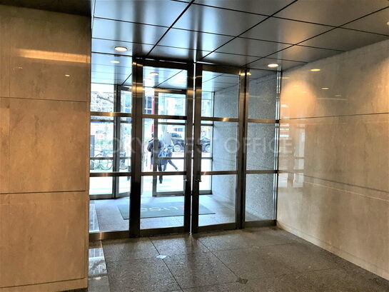 エントランスホール④