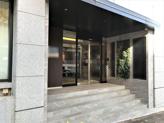 ビルエントランス