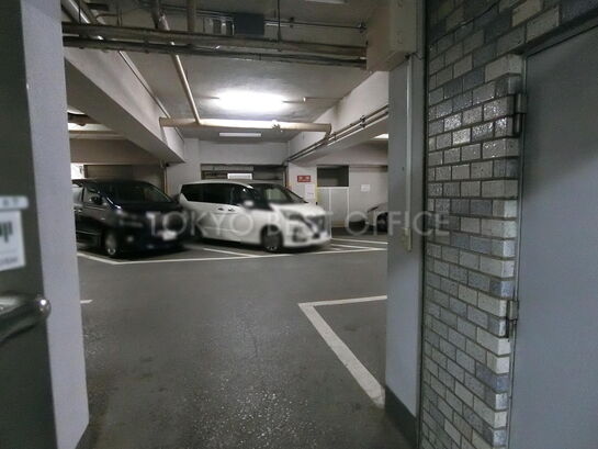 駐車場への通路