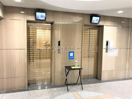 エントランスホール①