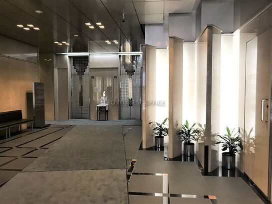 エントランス内