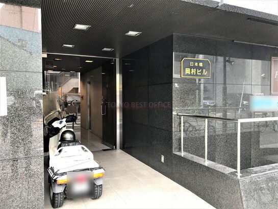 ビルエントランス