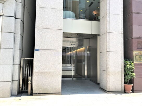 ビルエントランス①