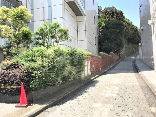 ビル周辺風景①