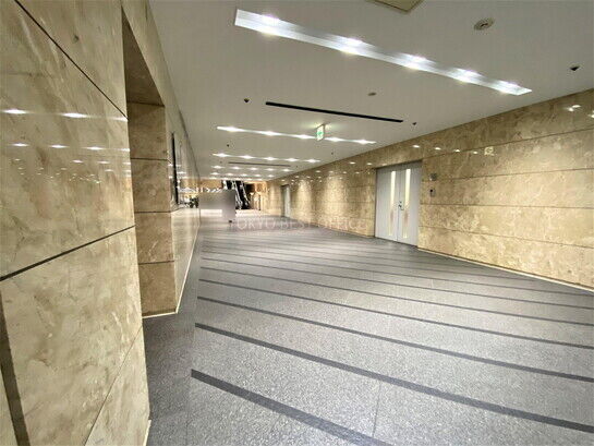 エントランスホール③