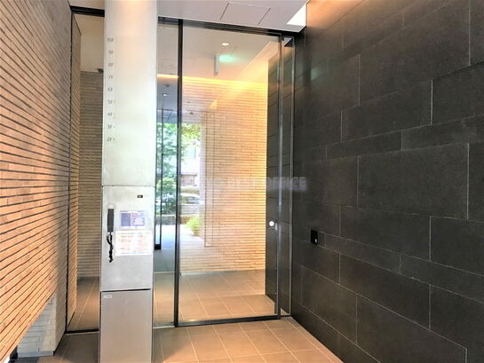 ビルエントランス②