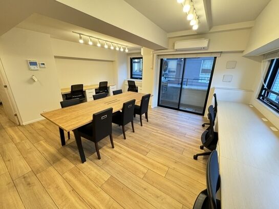 リニューアル前室内写真