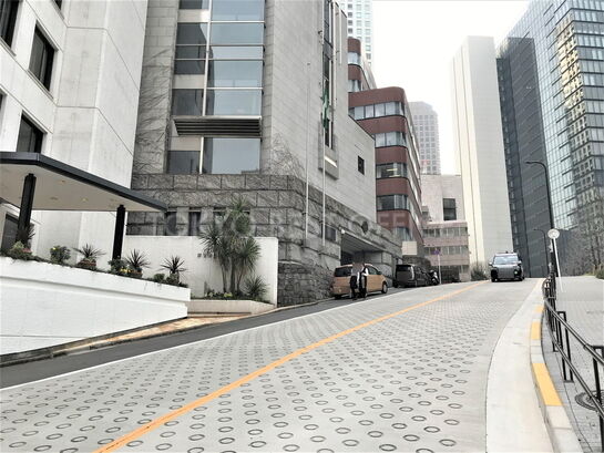 ビル周辺風景①