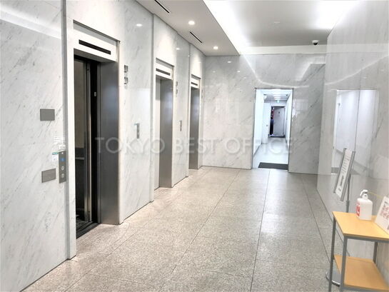 エントランスホール①