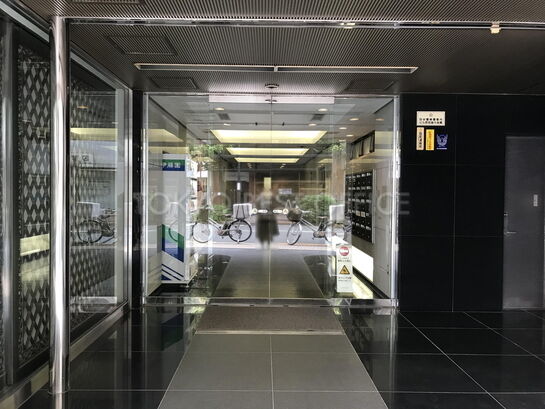 ビルエントランス②