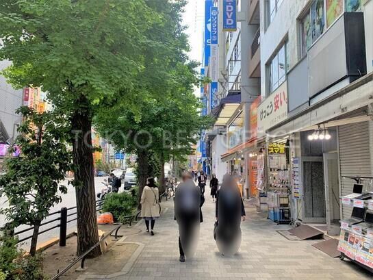 ビル周辺風景①