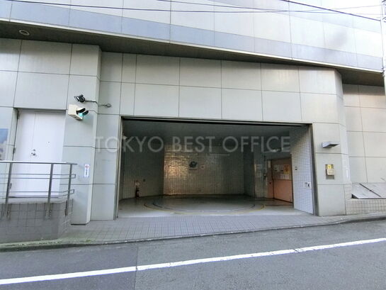 （裏手）駐車場