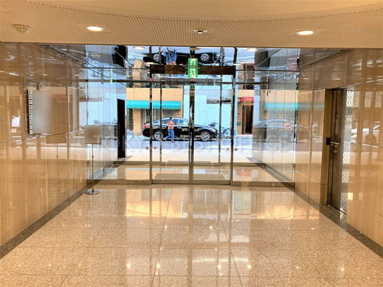 エントランスホール②