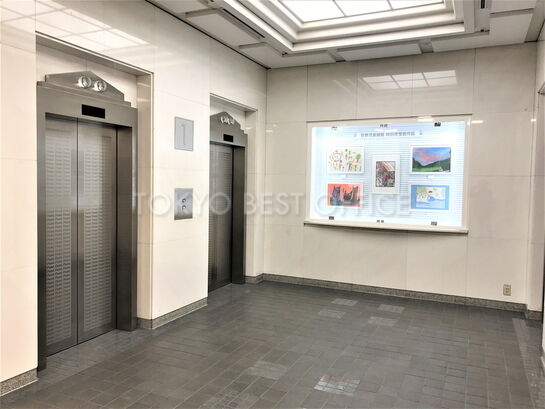 エレベーターホール②