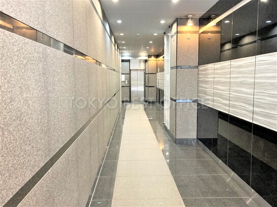 エントランスホール①