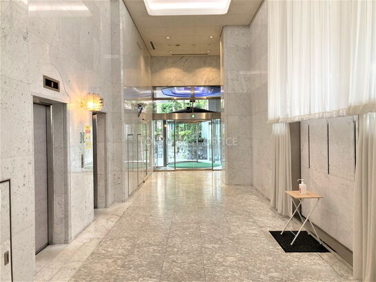 エントランスホール