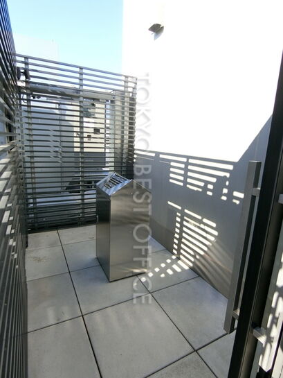 屋上喫煙スペース