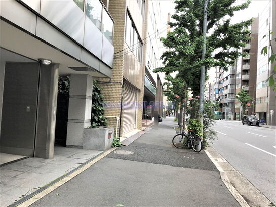 ビル周辺風景①