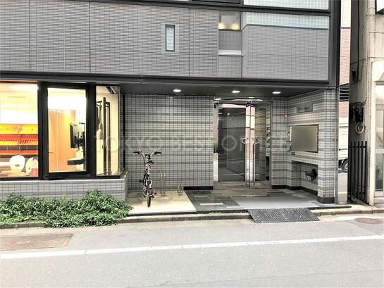 ビルエントランス