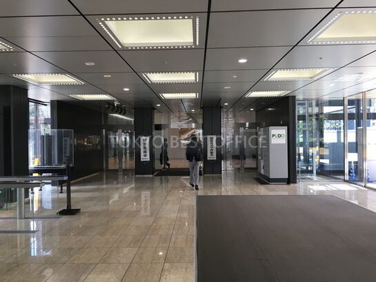 エントランスホール①