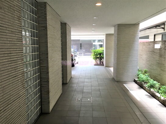 エントランスホール③