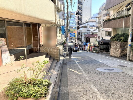 ビル周辺風景①