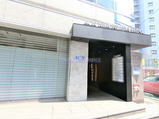 ビルエントランス