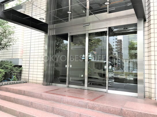 ビルエントランス