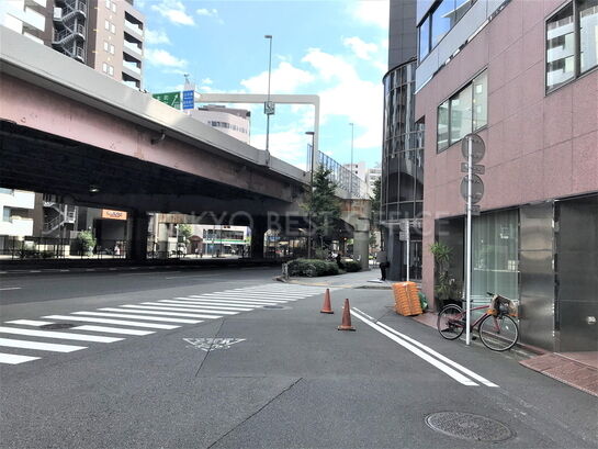 ビル周辺風景②